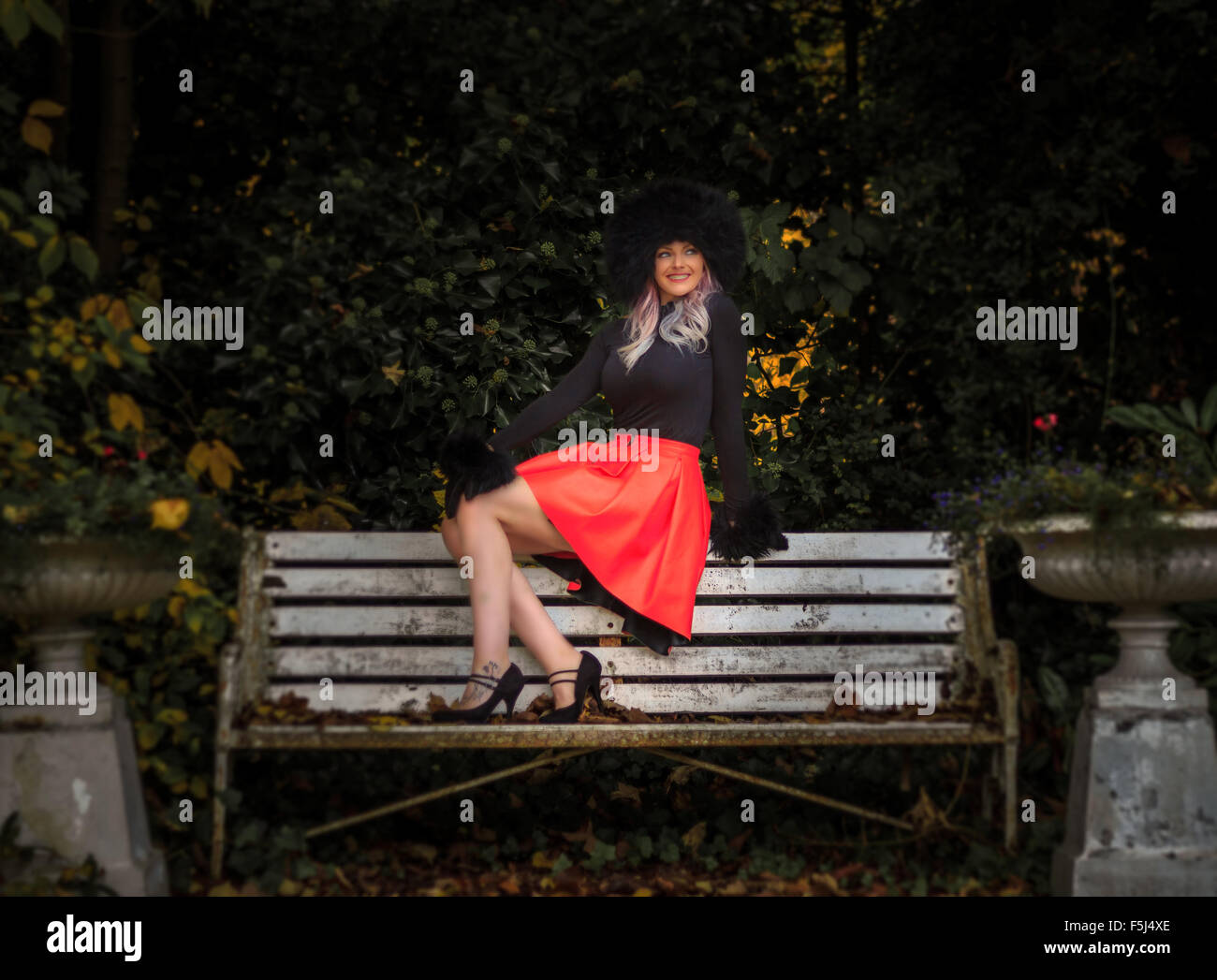 Modell, Weiblich, Bokeh, rot, Herbst, Mode, Pelz, Mütze, Tücher, weich, Hintergrund, Licht, Anzeige, Magazin, Abdeckung, Outfit, Outfits Stockfoto