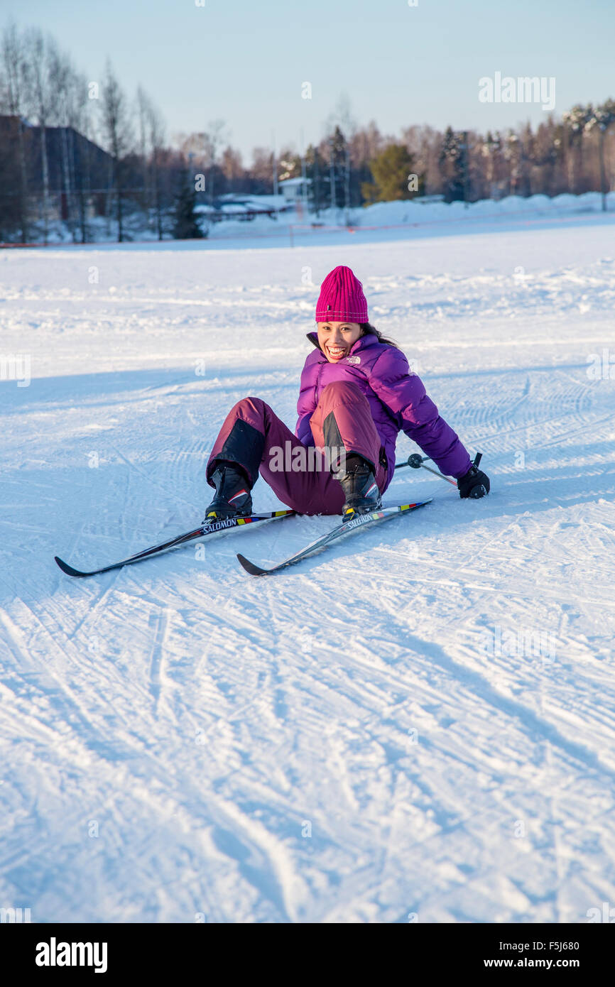 Eine Frau lernt, Ski-Langlauf Stockfoto