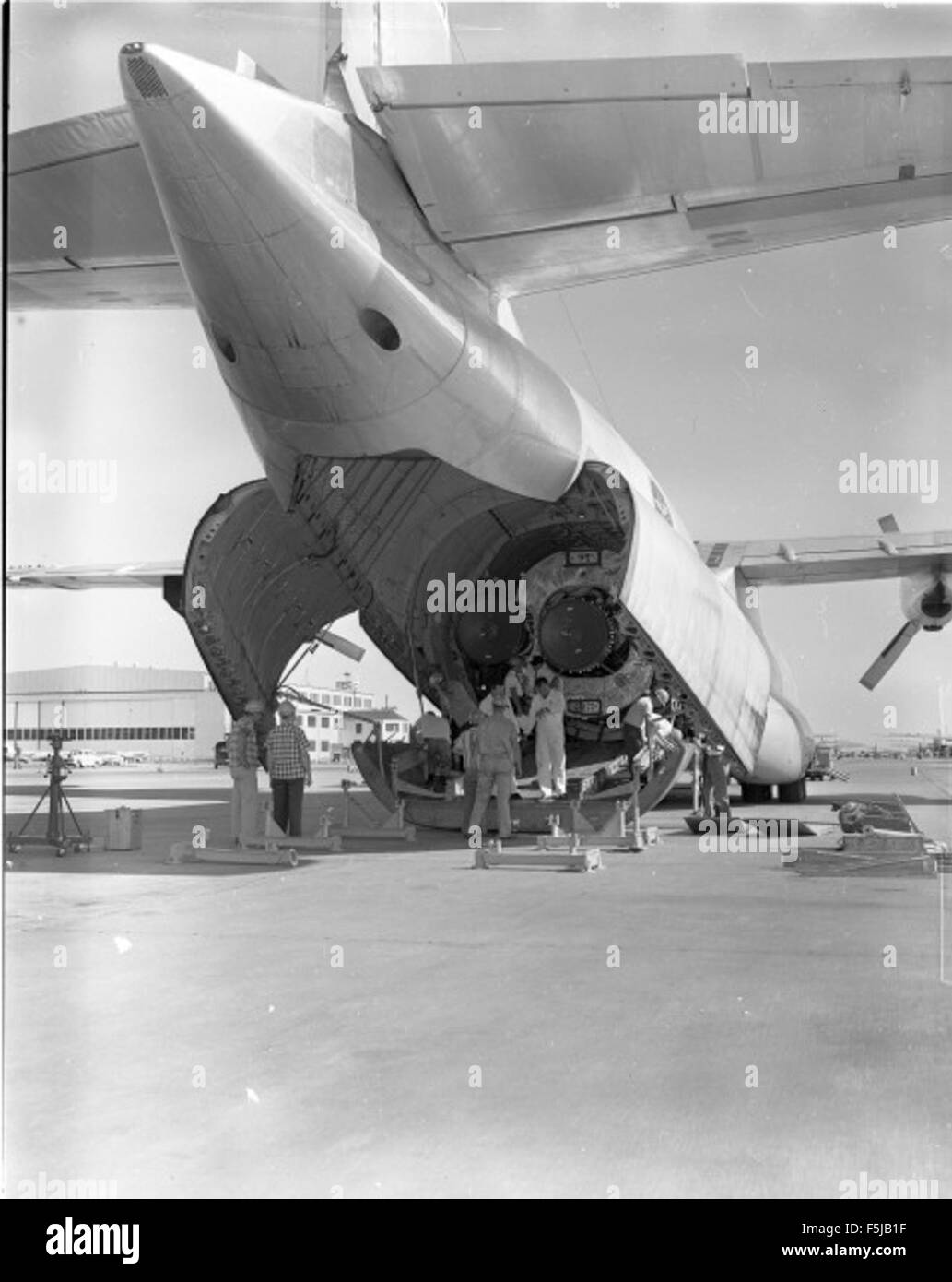 Foto aus der Convair/General Dynamics Astronautics Atlas negative Collection, die experimentelle Verfahren am Vandenberg AFB zeigt, vom 28. März 1959. Stockfoto