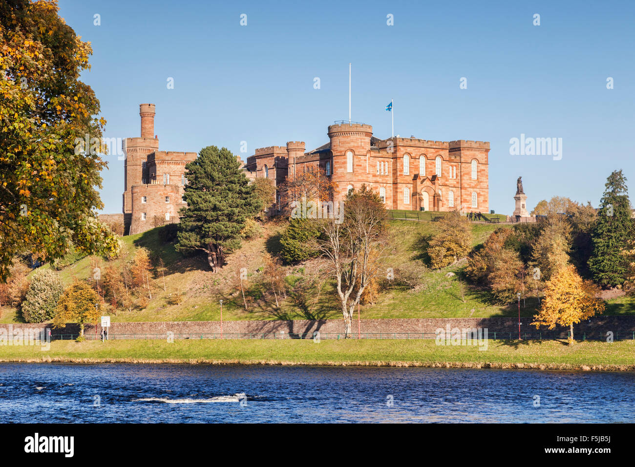 Autimn, Inverness Castle, beherbergt die Inverness Sherriff Gericht, Inverness, Highland, Schottland Stockfoto