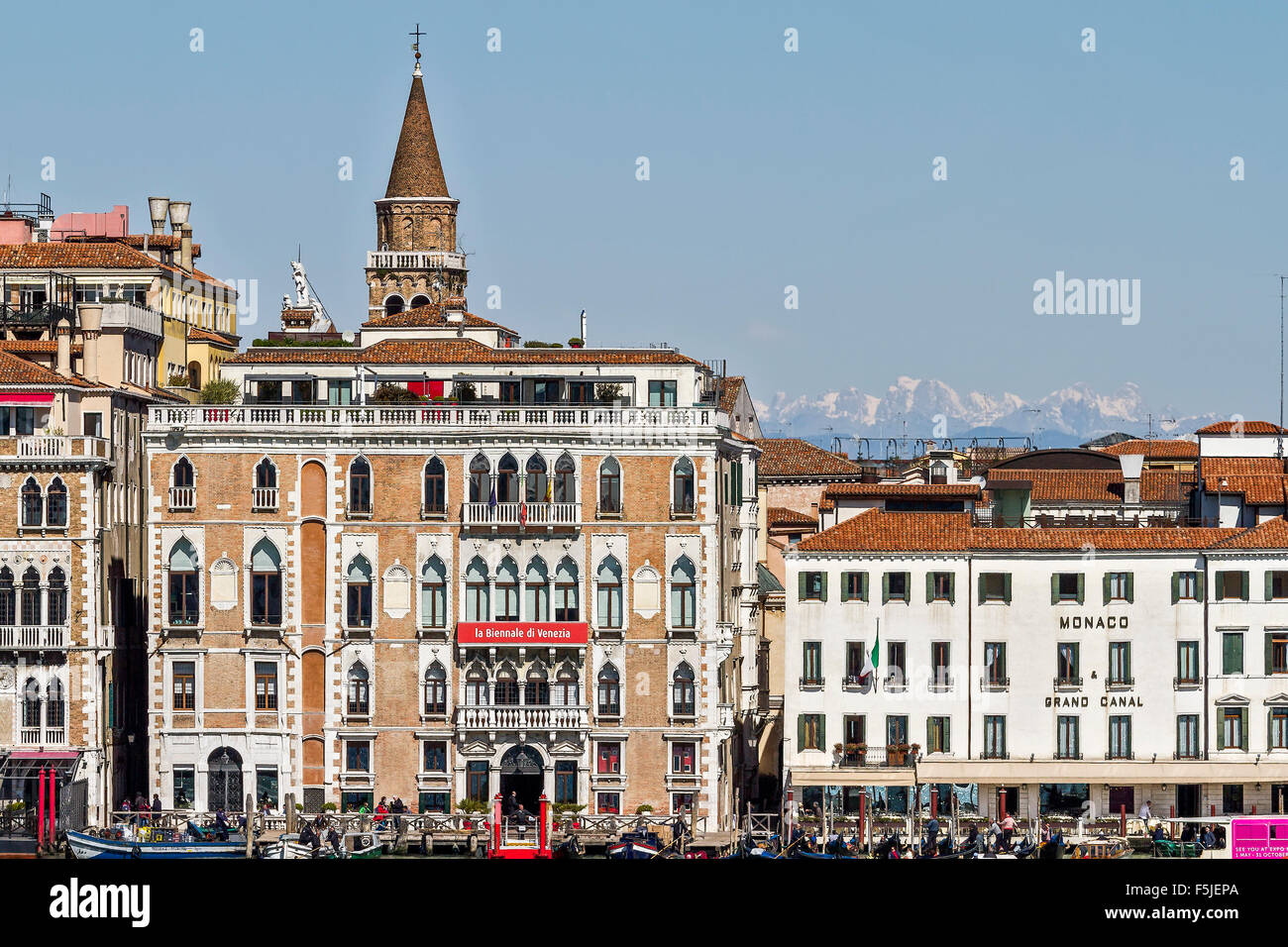 Gebäude mit Blick auf die Lagune Venedig Italien Stockfoto