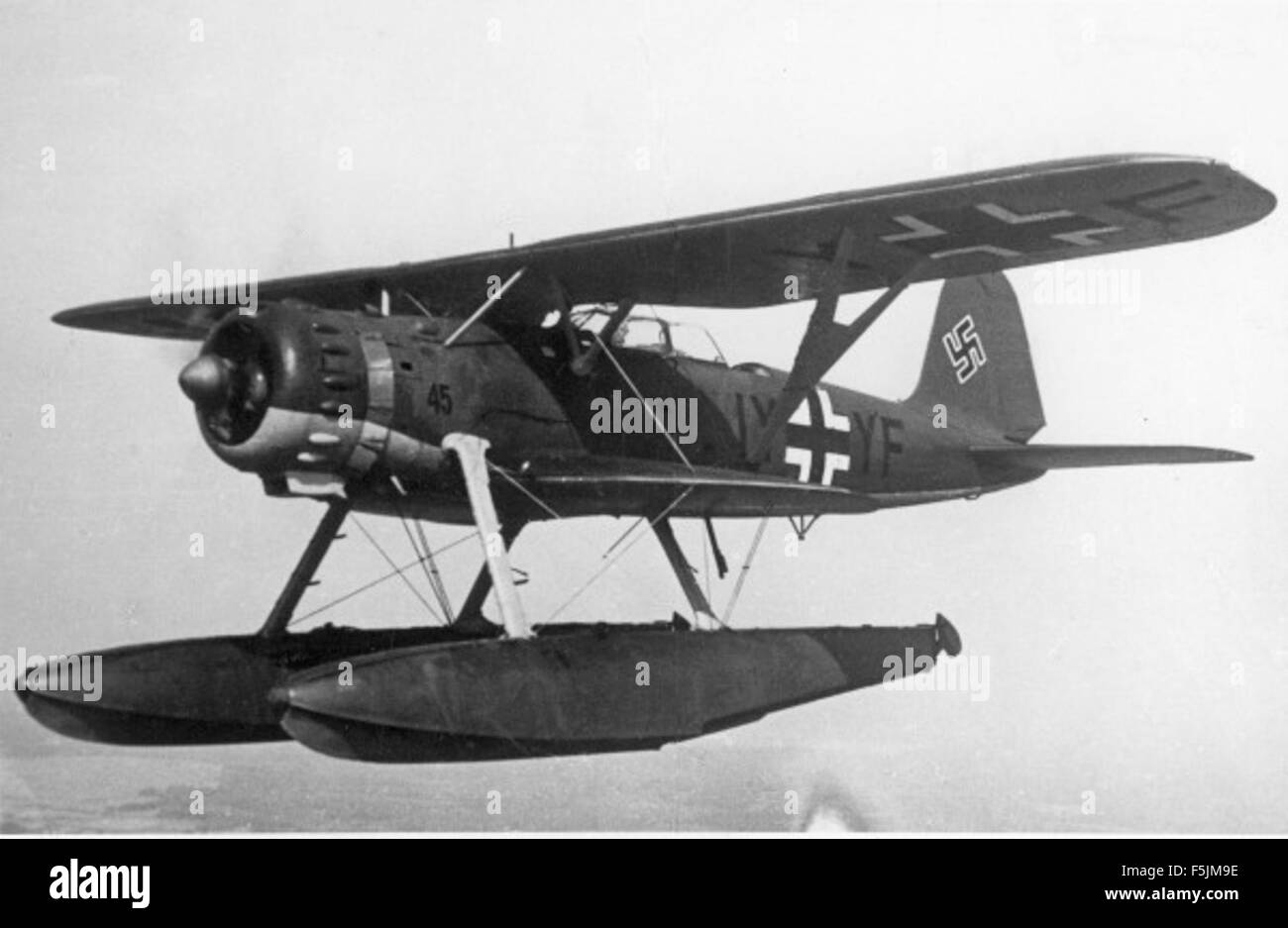 Ein Foto aus der Ray Wagner Collection, das einen Einblick in die Geschichte der Luftfahrt bietet. Diese Sammlung ist eine wichtige Ressource für Luftfahrthistoriker und -Enthusiasten, die Bilder von Flugzeugen und wichtigen Ereignissen der Luftfahrt enthält. Stockfoto
