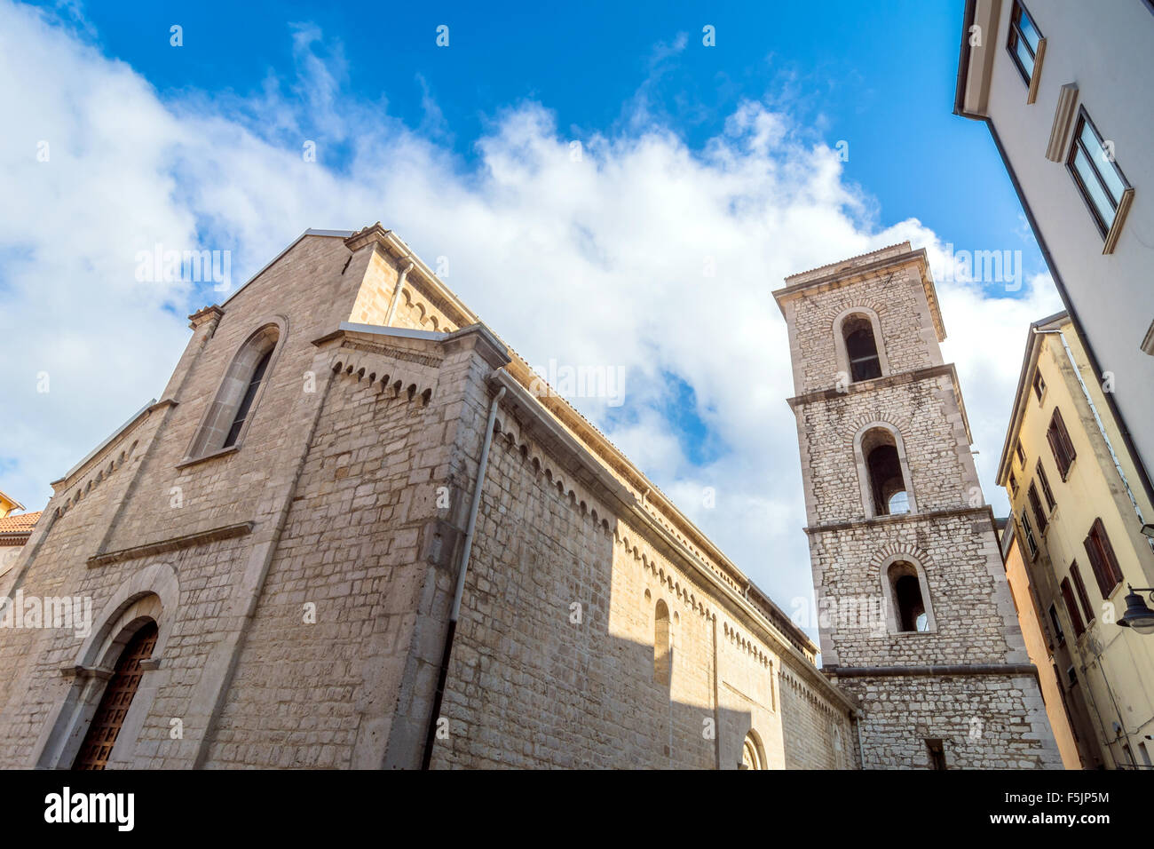 Tagesansicht der Kirche von San Michele Arcangelo in Potenza, Italien Stockfoto