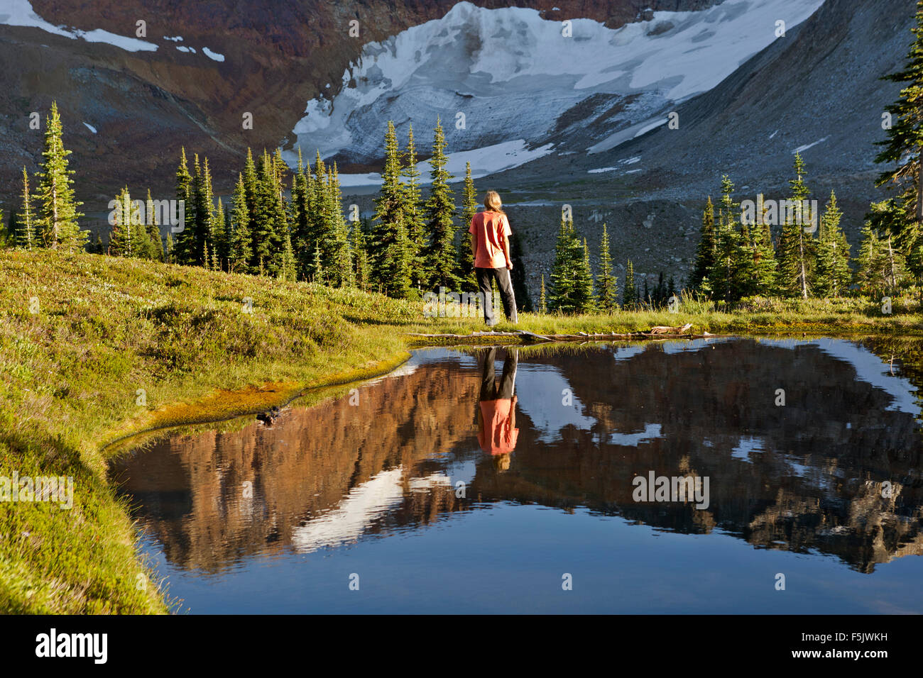WASHINGTON - Die Lyman Gletscher und oberen Lyman Seen im Glacier Peak Wildnisgebiet der Cascade Mountain Range. Stockfoto