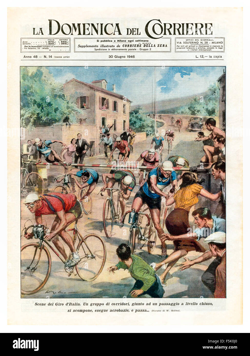Titelseite der "La Domenica Del Corriere" 30. Juni 1946 mit einer Illustration von Walter Molino (1915-1997) der Fahrer das Twenty Ninth Giro d ' Italia (Italien-Rundfahrt) Radrennen. Das Bild zeigt eine Gruppe von Fahrern aufbrechen und verschiedene Stunts Ausführen einer geschlossenen Bahnübergang vergehen, bevor der Zug erscheint. Stockfoto