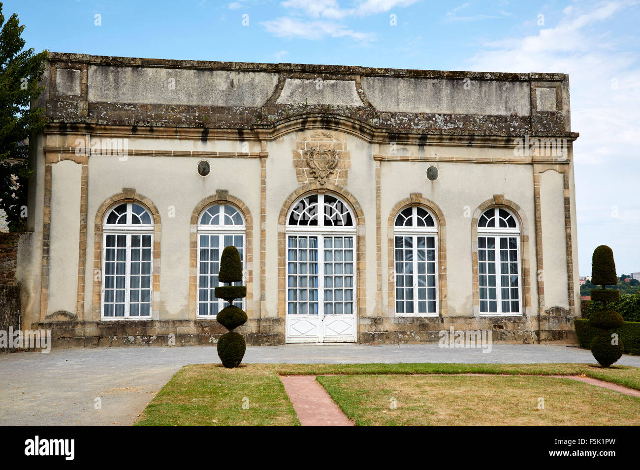 Orangerie in den Gärten der Kathedrale Saint-Etienne in Limoges, Limousin, Haute-Vienne, Frankreich. Stockfoto