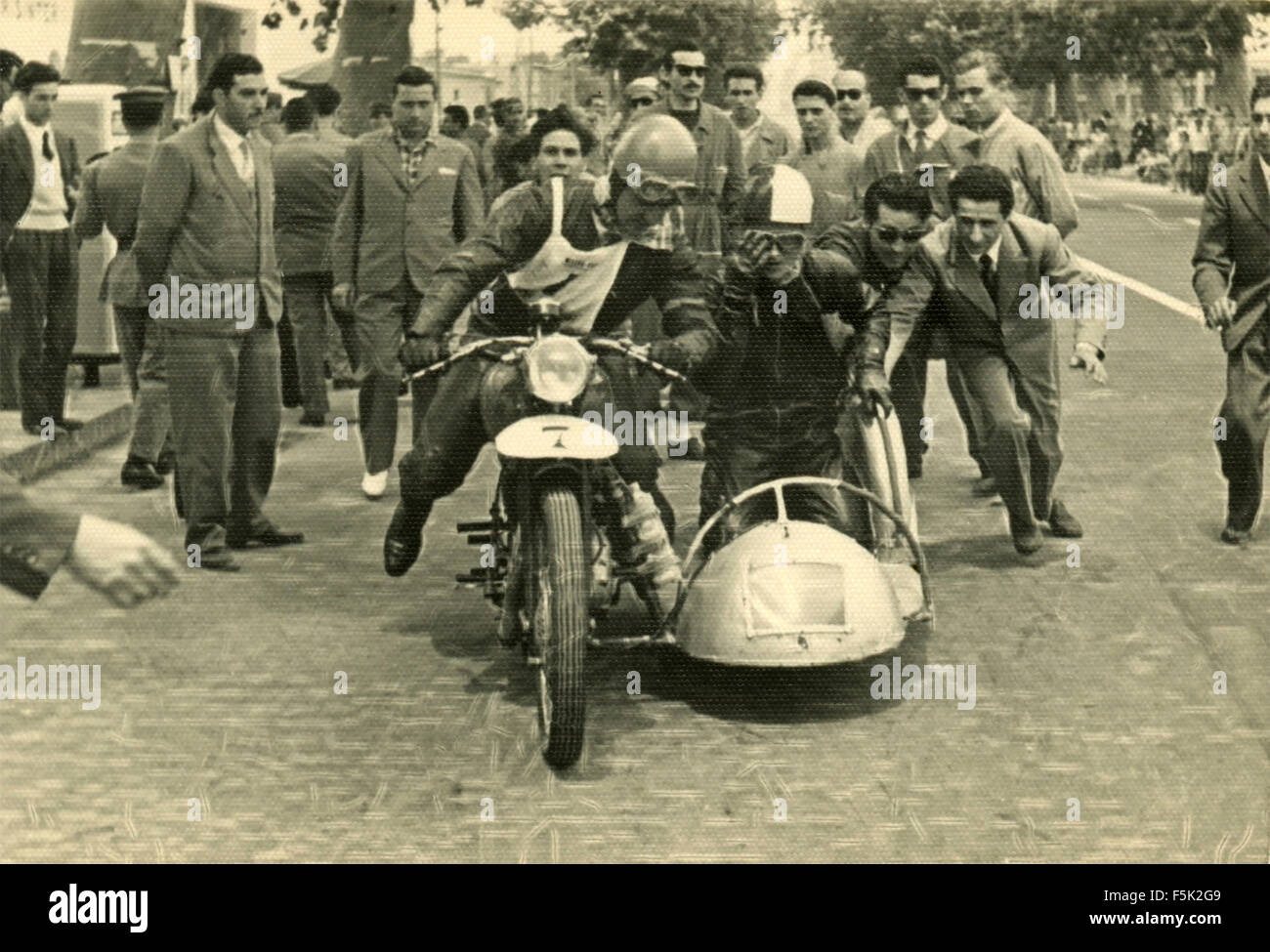 Motorrad mit Beiwagen für ein Straßenrennen, Italien Stockfoto