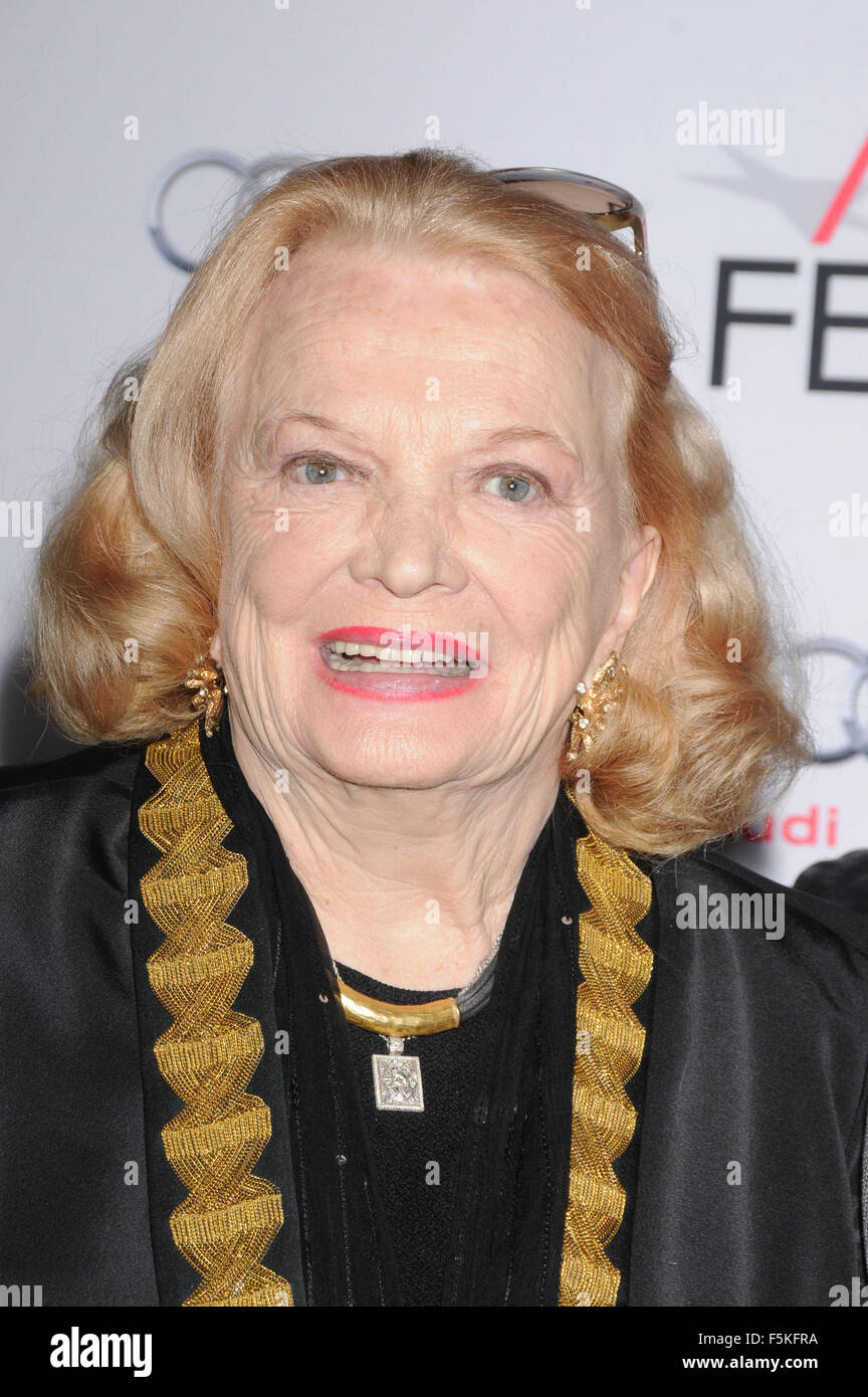 Hollywood, Kalifornien, USA. 5. November 2015. 5. November 2015 - Los Angeles-Kalifornien-USA-Schauspielerin GENA ROWLANDS auf der AFI Fest "By The Sea" Premiere Los Angeles Premiere im TCL Chinese Theater statt. Bildnachweis: Paul Fenton/ZUMA Draht/Alamy Live-Nachrichten Stockfoto