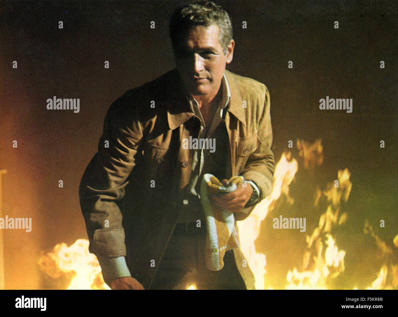 Der amerikanische Schauspieler Paul Newman in einer Szene aus dem Film "The Towering Inferno" Stockfoto