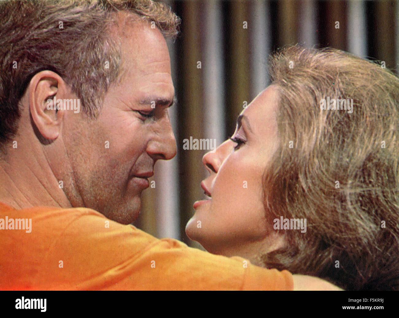 Amerikanischen Schauspieler Paul Newman und Susan Blakely in einer Szene aus dem Film "The Towering Inferno" Stockfoto