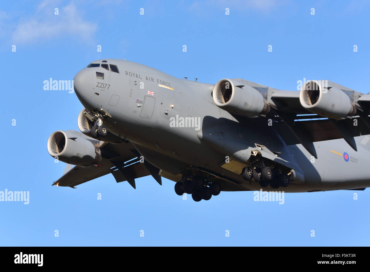 RAF McDonnell Douglas C-17 Globemaster ZZ177 Landung in Brize Norton Stockfoto