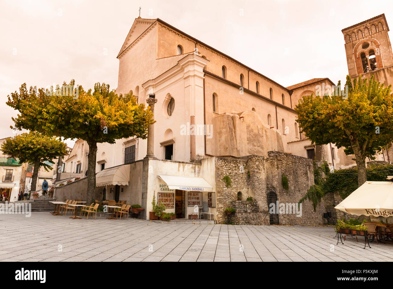 Die Dom Ravello, Ravello Kathedrale und dem Hauptplatz im Zentrum des Dorfes von Ravello, Italien Stockfoto