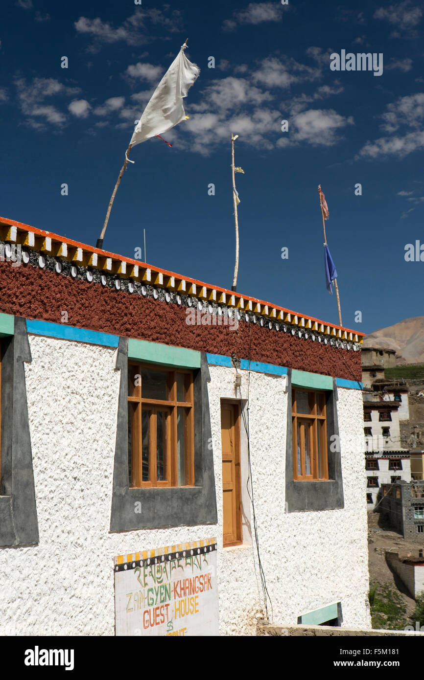 Indien, Himachal Pradesh, Spiti Valley, Kibber Zan-Gyen Khangsar Guest House in traditionellen flach gedeckte Gebäude Stockfoto