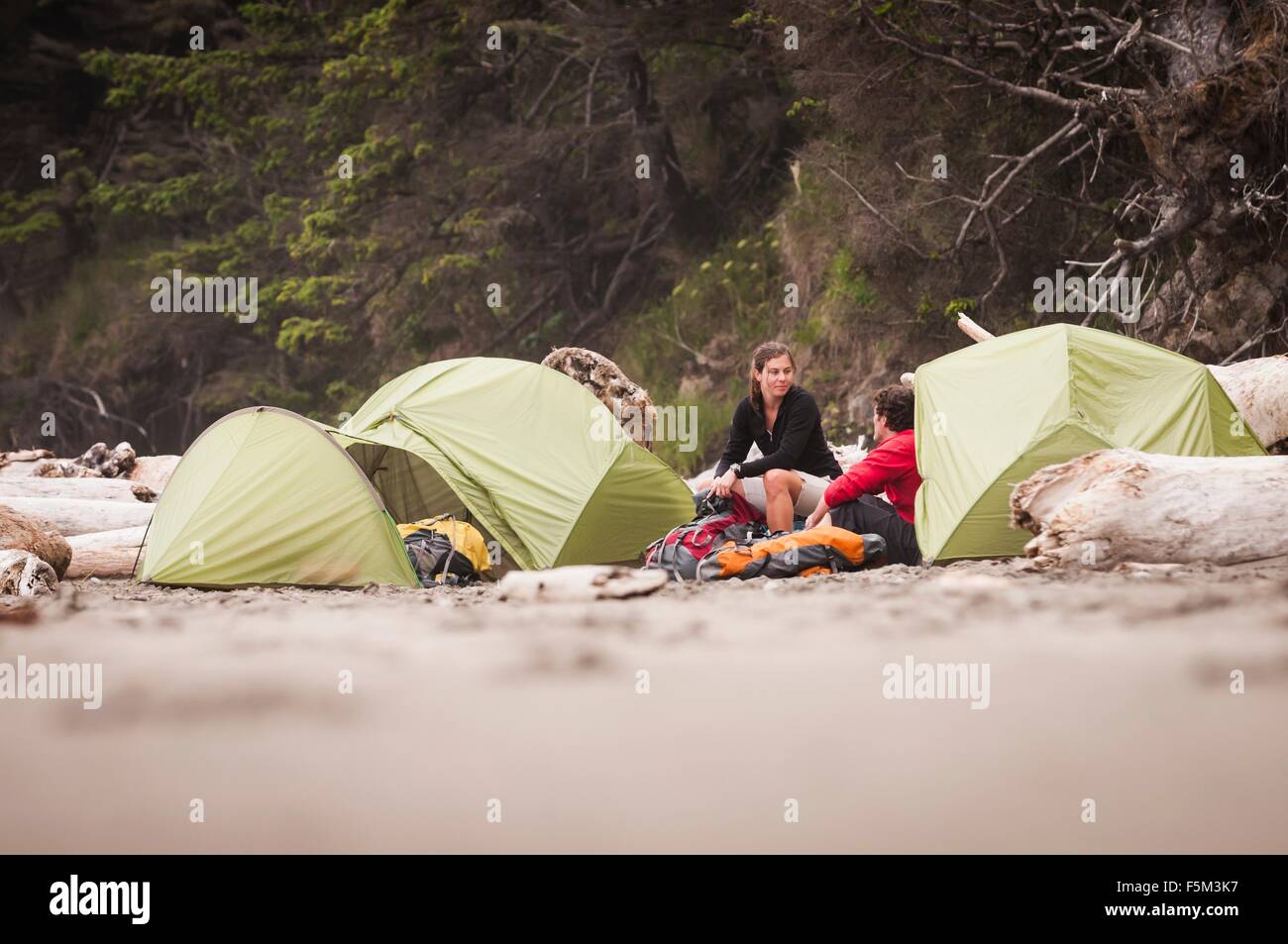 Camper am zweiten Strand, Olympic Nationalpark, Washington, USA Stockfoto