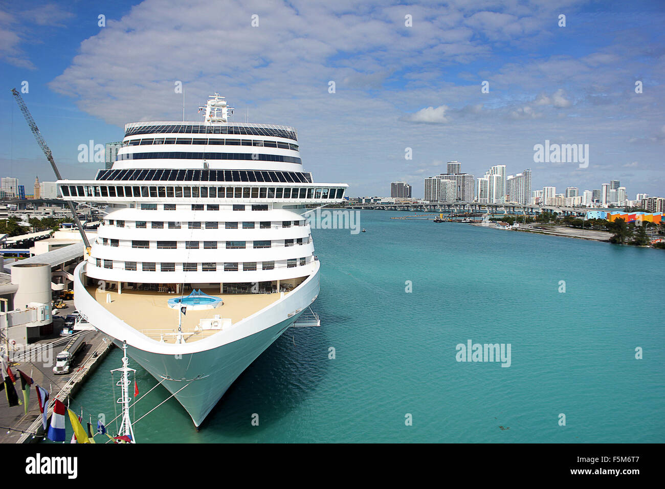 Hafen von Miami mit Kreuzfahrtschiffen. Miami ist ein wichtiger Hafen in den Vereinigten Staaten für Kreuzfahrten, Florida Stockfoto