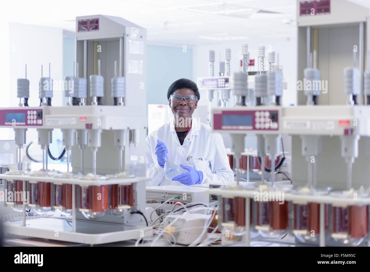 Porträt des Wissenschaftlers im Labor Stockfoto