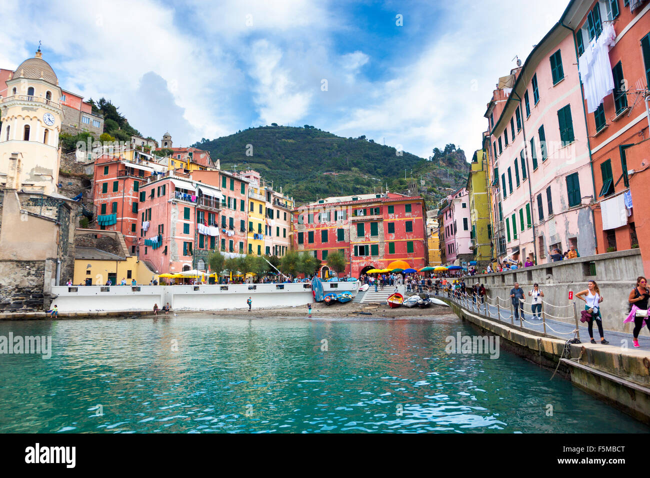 Vernazza, einer der 5 Dörfer der Cinque Terre, Italien Stockfoto