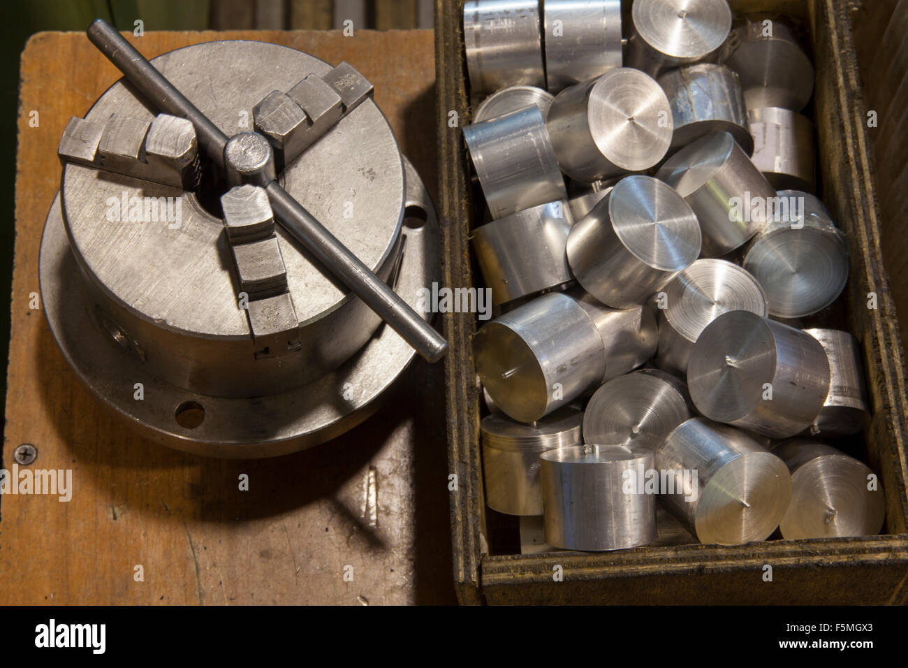 Metallbearbeitung-Werkzeuge in der Werkstatt Stockfoto