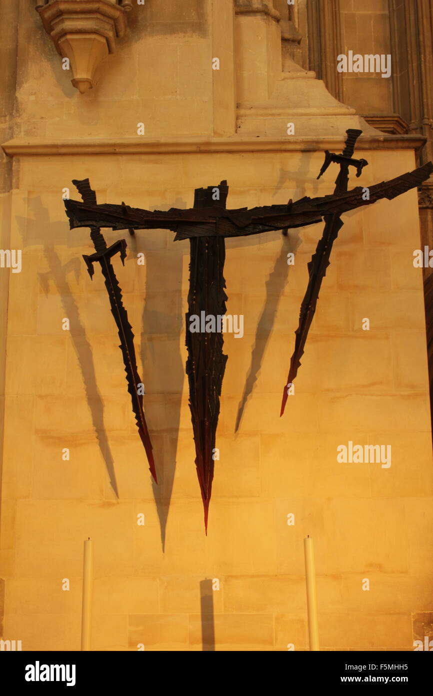 Schwert-Kruzifix am Schrein zu Thomas eine Beckett, die Kathedrale von Canterbury Stockfoto