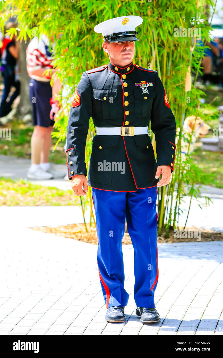 USMC Unteroffizier in seiner Galauniform am Memorial Day parade in Sarasota FL Stockfoto