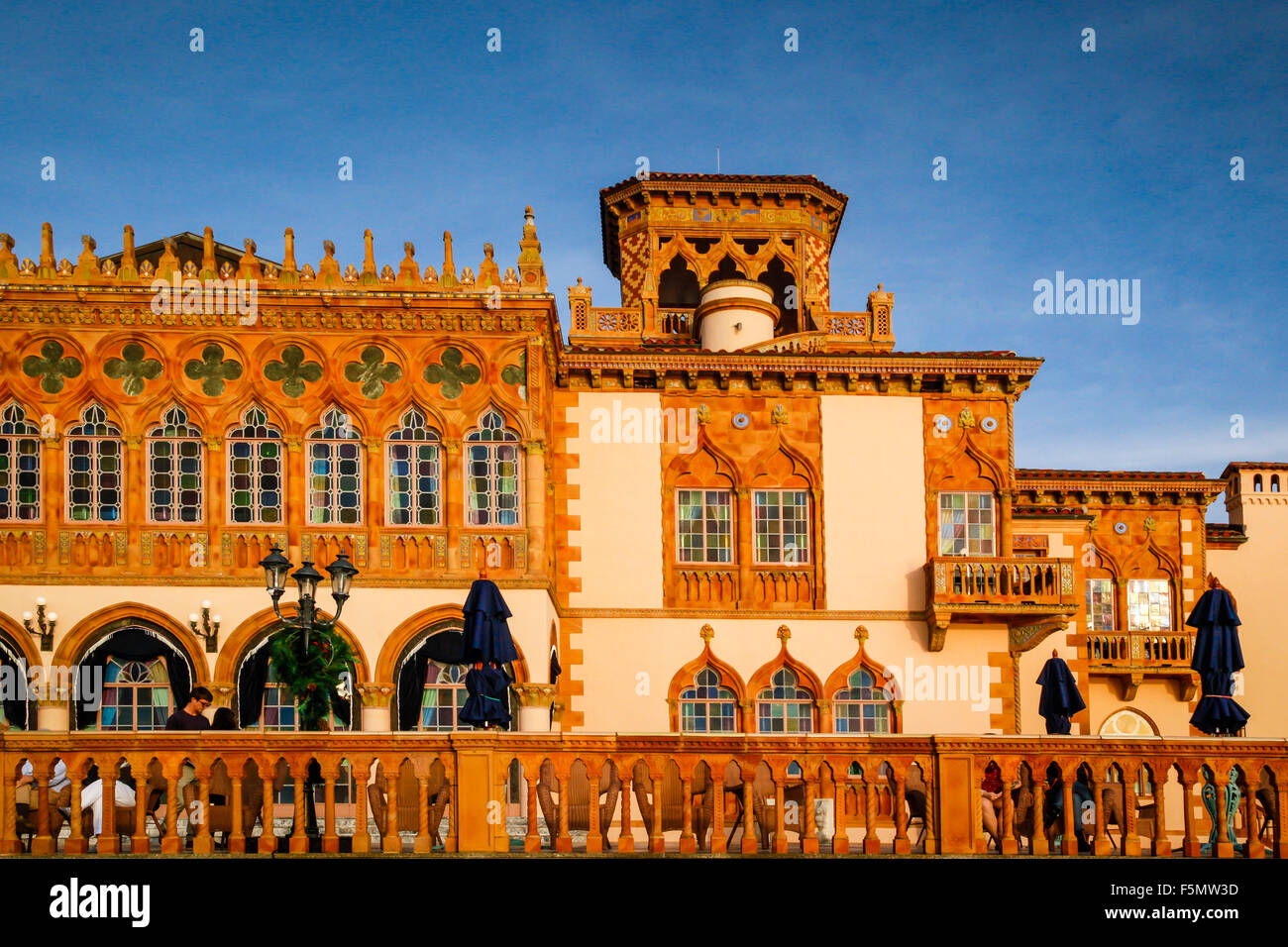 Würde ca'Zan, das venezianische Villa von John und Mable Ringling, auf dem Gelände das Ringling Museum of Art in Sarasota, FL Stockfoto Würde ca'Zan, das venezianische Villa von John und Mable Ringling, auf dem Gelände das Ringling Museum of Art in Sarasota, FL Stockfoto