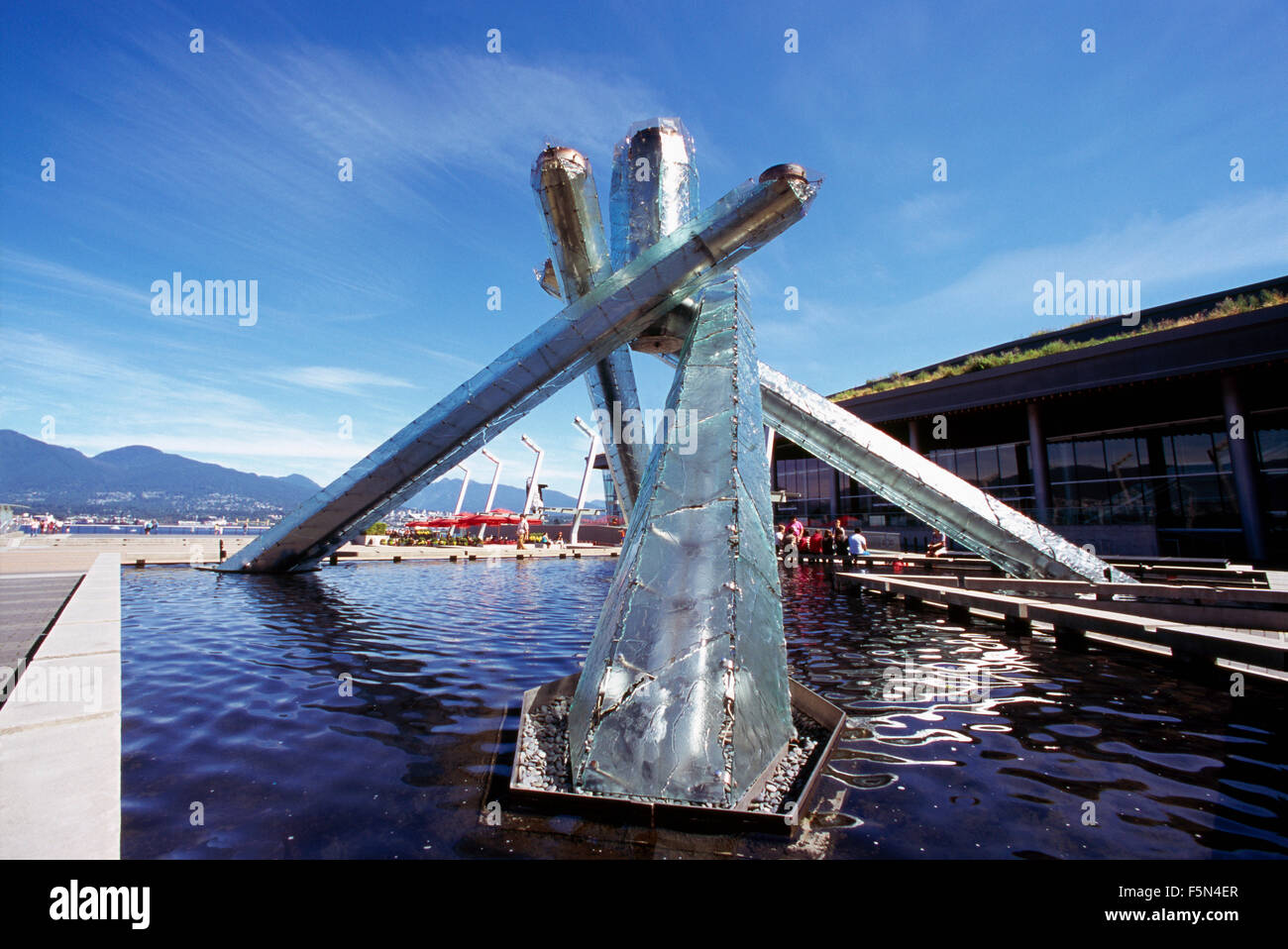 Olympische Kessel Jack Poole Plaza, Vancouver, BC, Britisch-Kolumbien, Kanada - Erbe ab 2010 Winterspiele Stockfoto