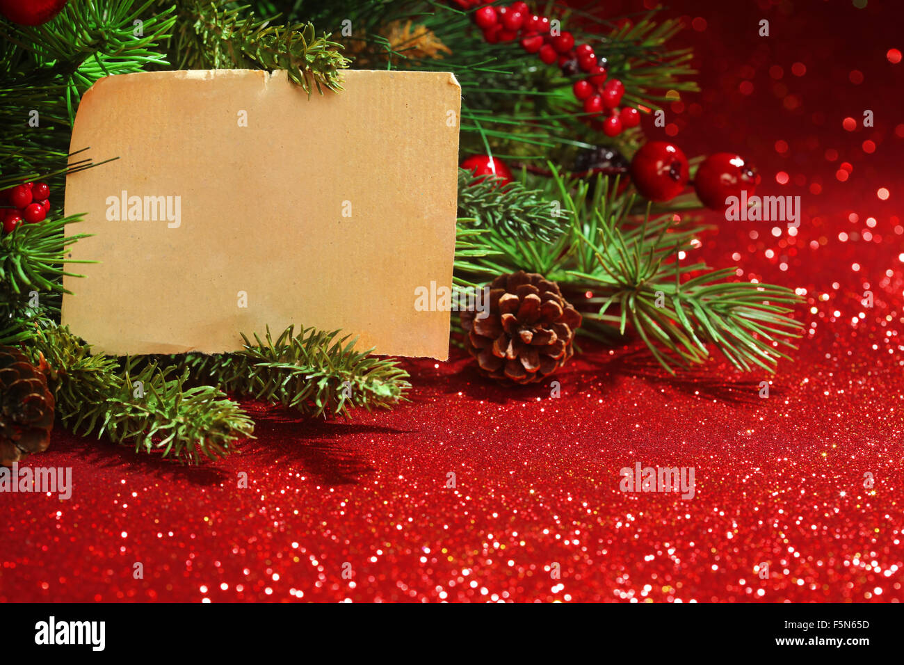 Weihnachten-Äste mit leere Notiz Stockfoto