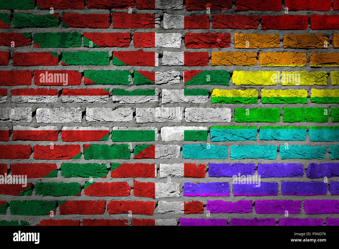 Dunkle Wand Textur - Flagge gemalt auf der Wand - Baskenland Stockfoto