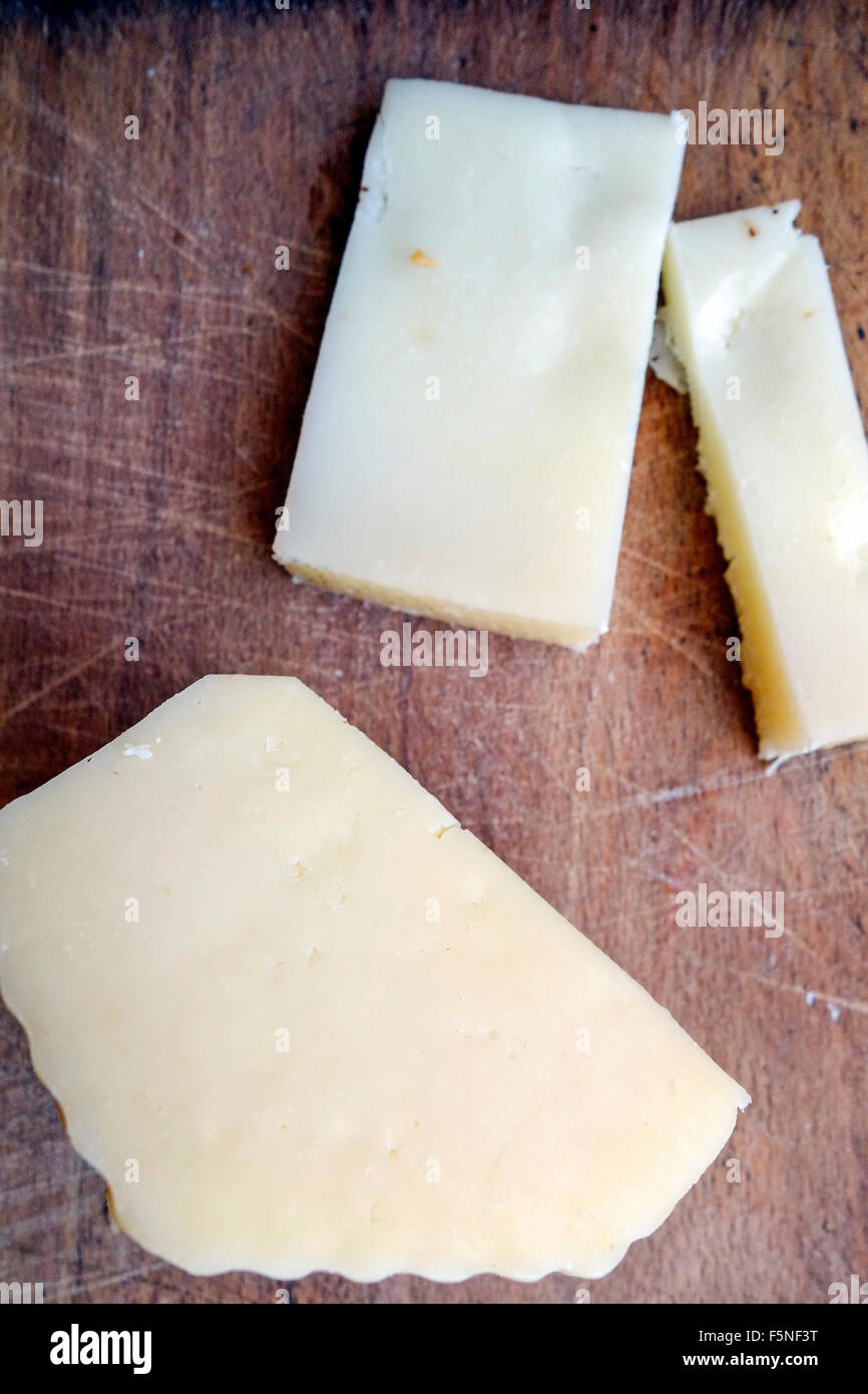 Griechischer Käse. Regato und Graviera, Kreta, Griechenland Stockfoto