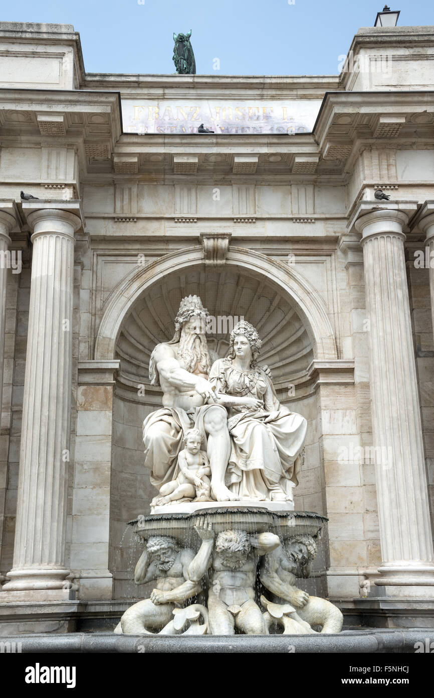 Neptun-Brunnen - der römische Gott des Meeres. Albertina Museum in Wien - Österreich Stockfoto