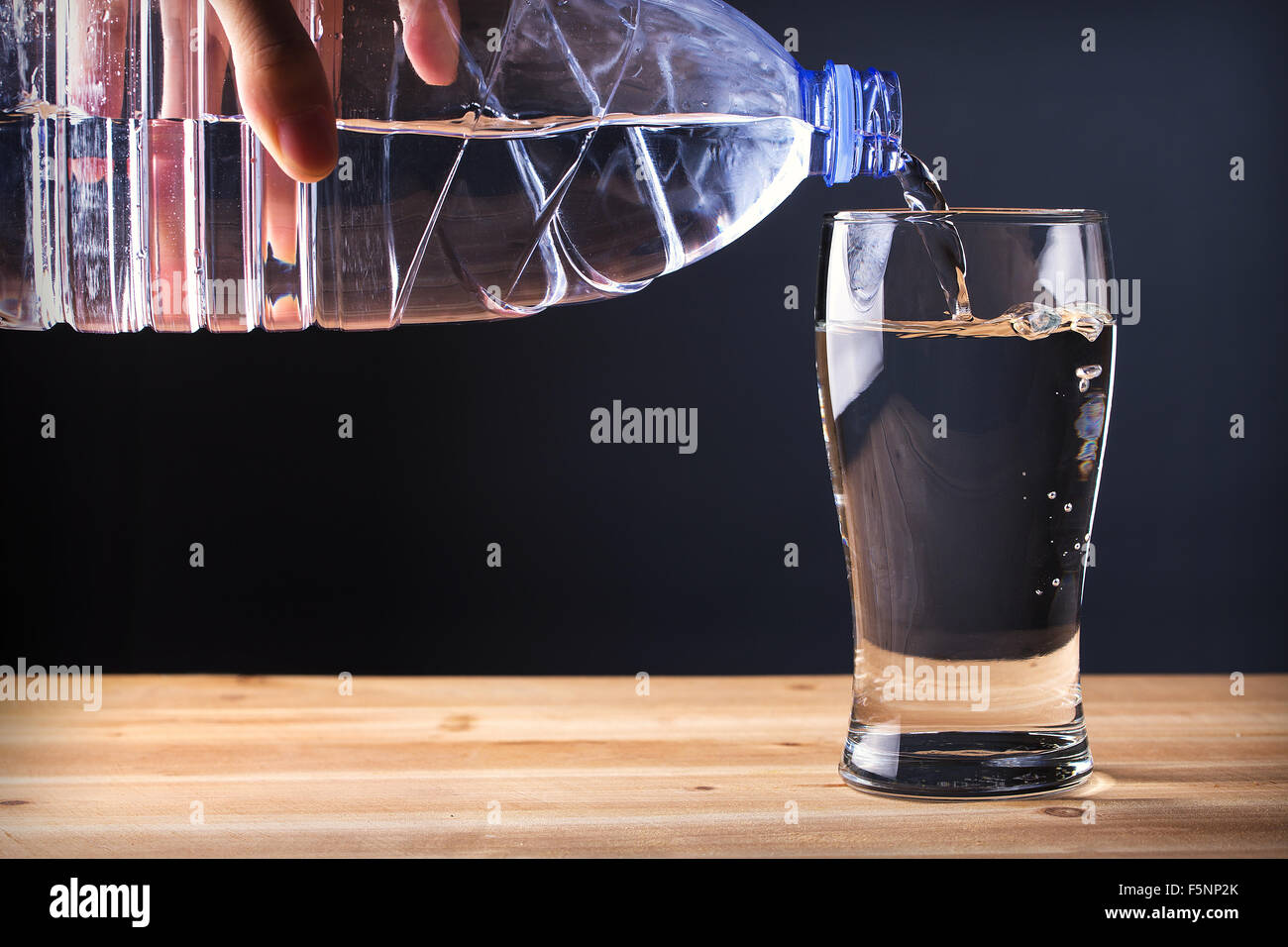 Tasse Wasser Stockfoto
