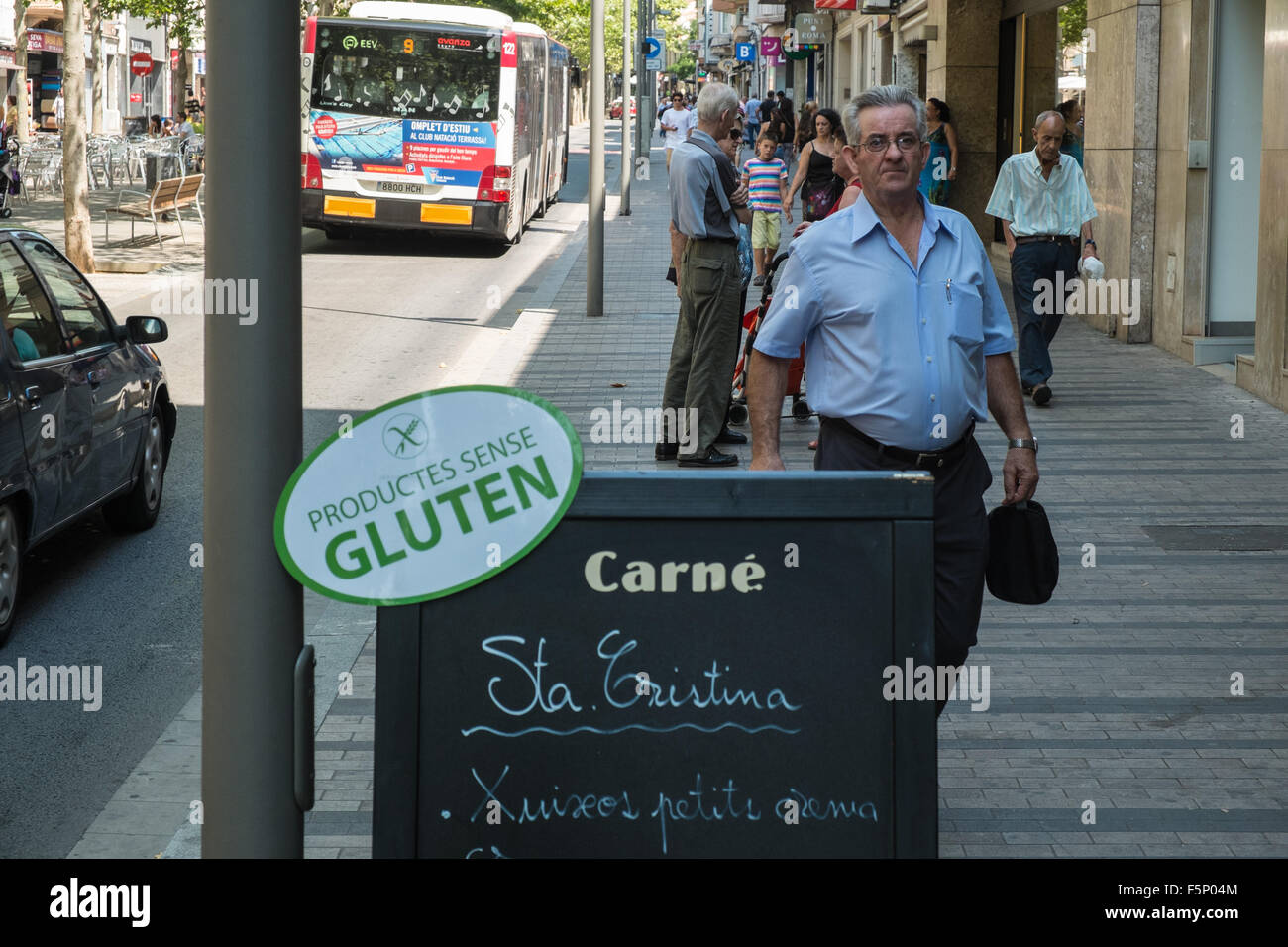 Gluten-free-Shop-Board vor Restaurant in Terrassa, Vorort von Barcelona, Katalonien, Spanien Stockfoto