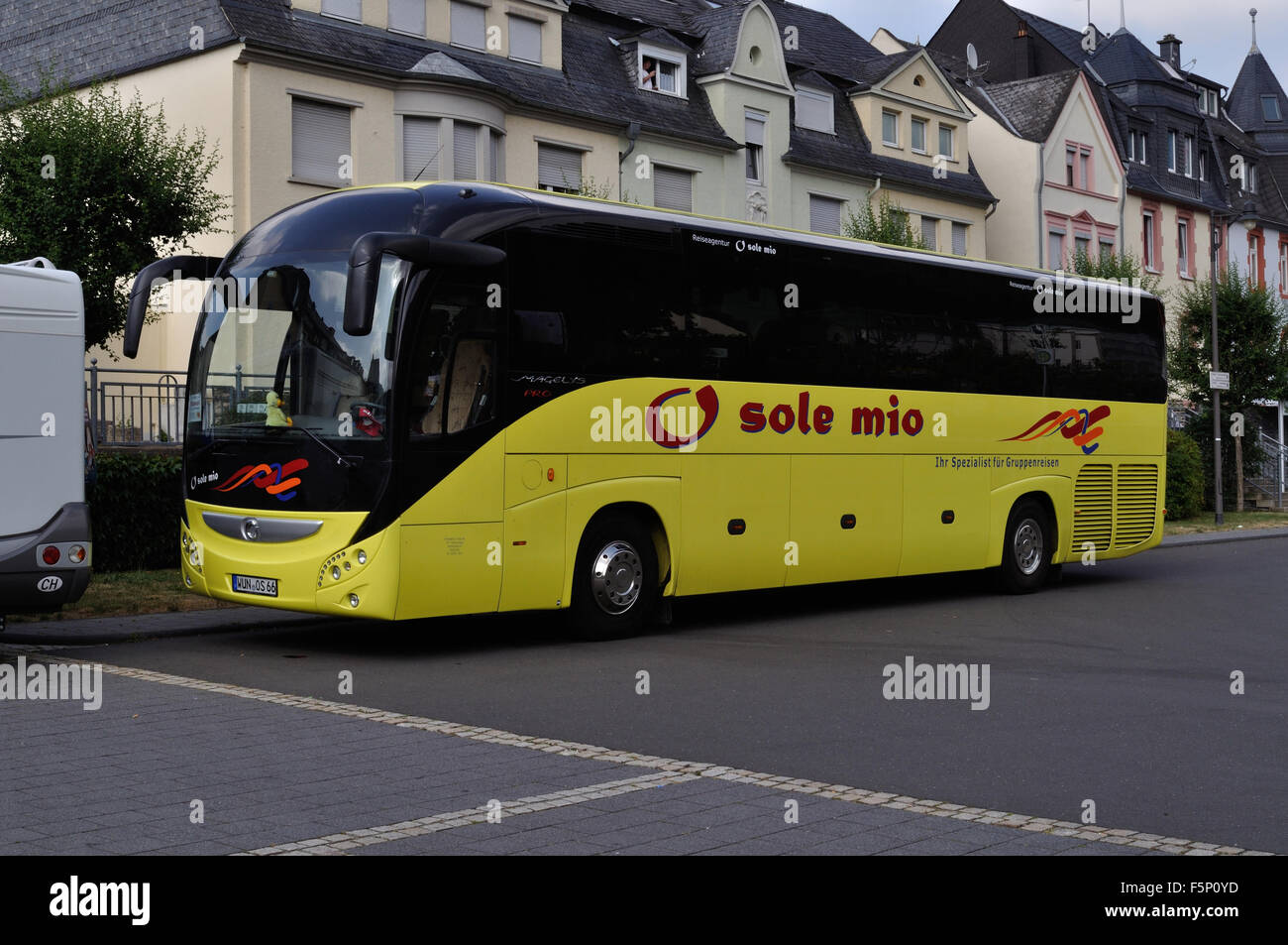 Assistenztrainer Irisbus Magelys Pro Registrierung WUN OS 66, Zugehörigkeit zu Reiseagentur O Sole Mio in Selb in Traben, Deutschland Stockfoto