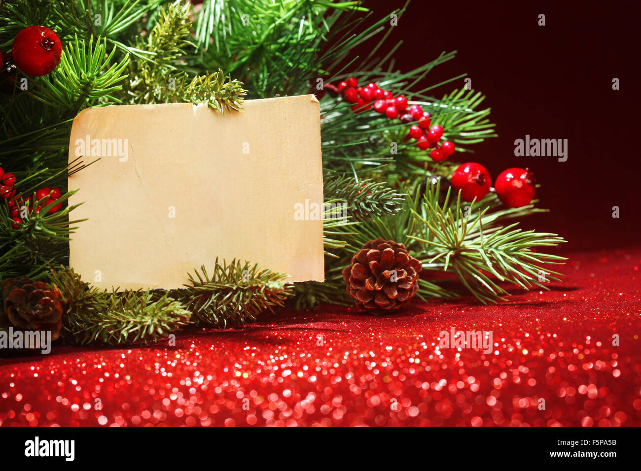 Weihnachten-Äste mit leere Notiz Stockfoto