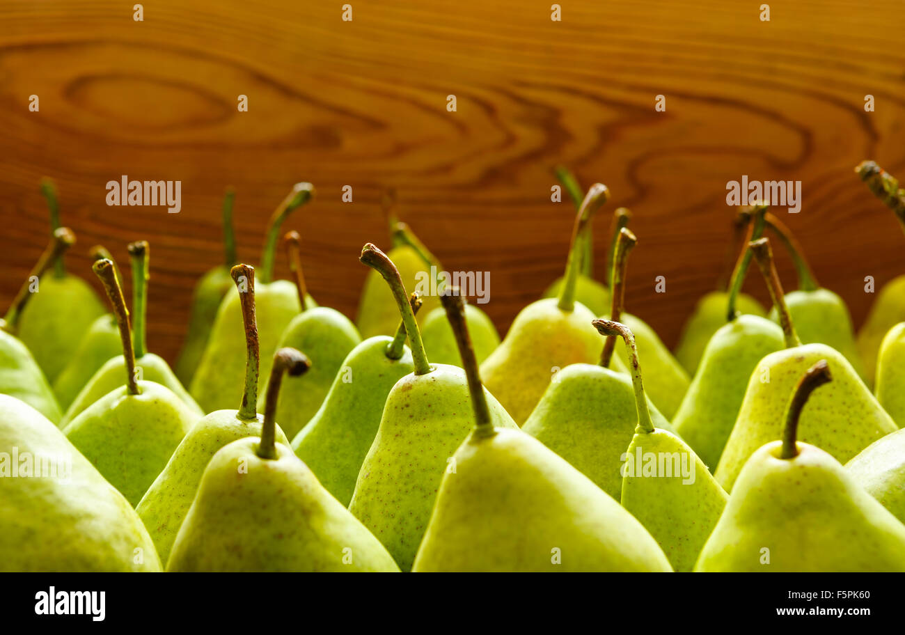 Grüne Reifen Birnen. Früchte-Hintergrund Stockfoto