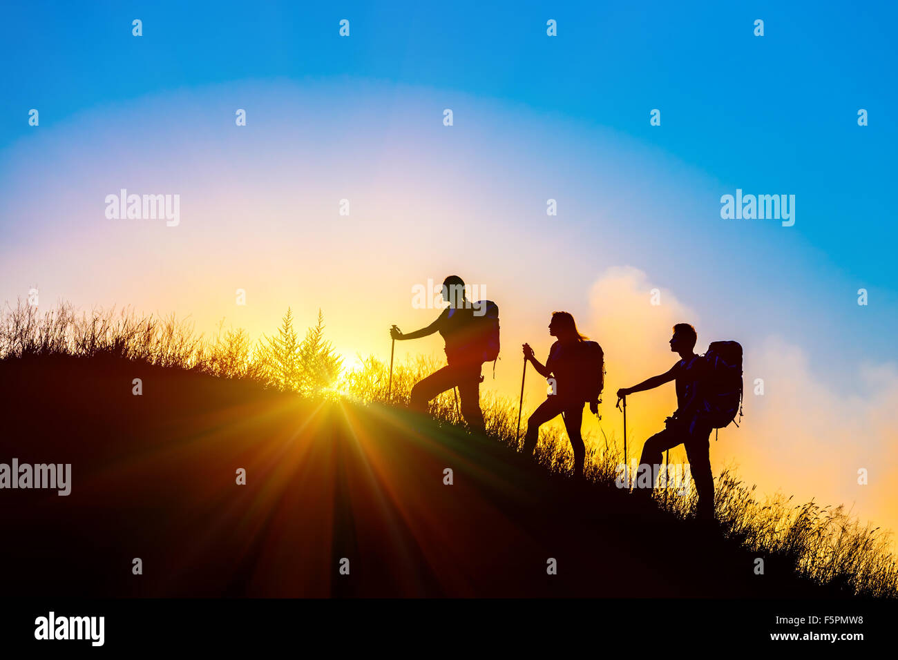 Menschen treffen Sunrise Team-building-Sitzung Stockfoto
