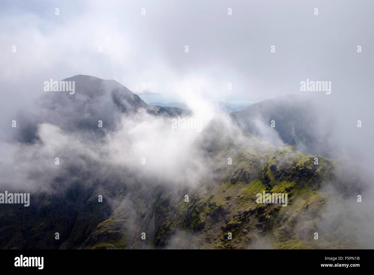 Carrauntoohil aus Beenkeragh in MacGillycuddy Reeks, Killarney, County Kerry, Eire, Südirland, Europa Stockfoto