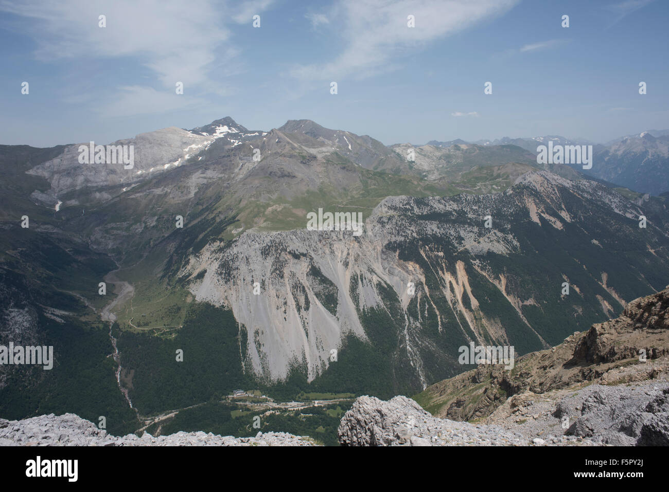 Ansicht von Valle de Pineta, Ordesa y Monte Perdido Nationalpark, Pyrenäen, Spanien. Stockfoto