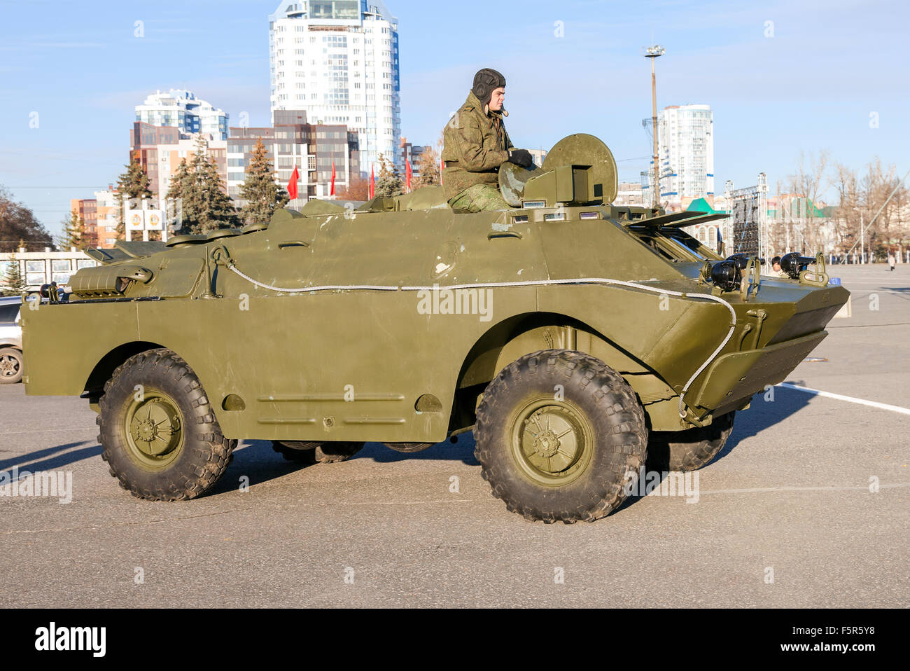 Aufklärung/Patrol Vehicle BRDM-1 ausgestellt bei der Parade am Kuibyschew-Platz Stockfoto