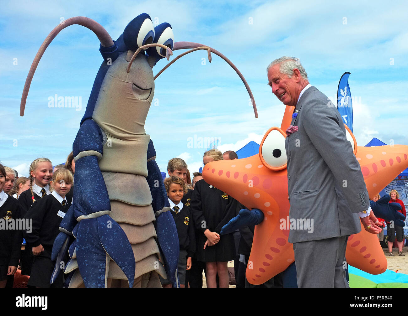 Prinz Charles bietet seine Unterstützung für den "Ozean Kunststoffe Awareness Day" in Newquay, Cornwall, UK Stockfoto