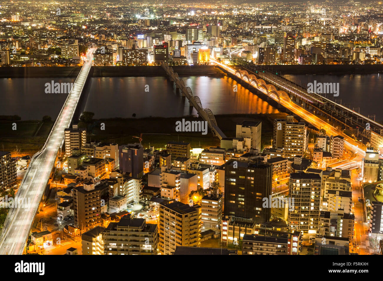 Osaka in der Nacht, Blick vom Umeda Sky Building Stockfoto