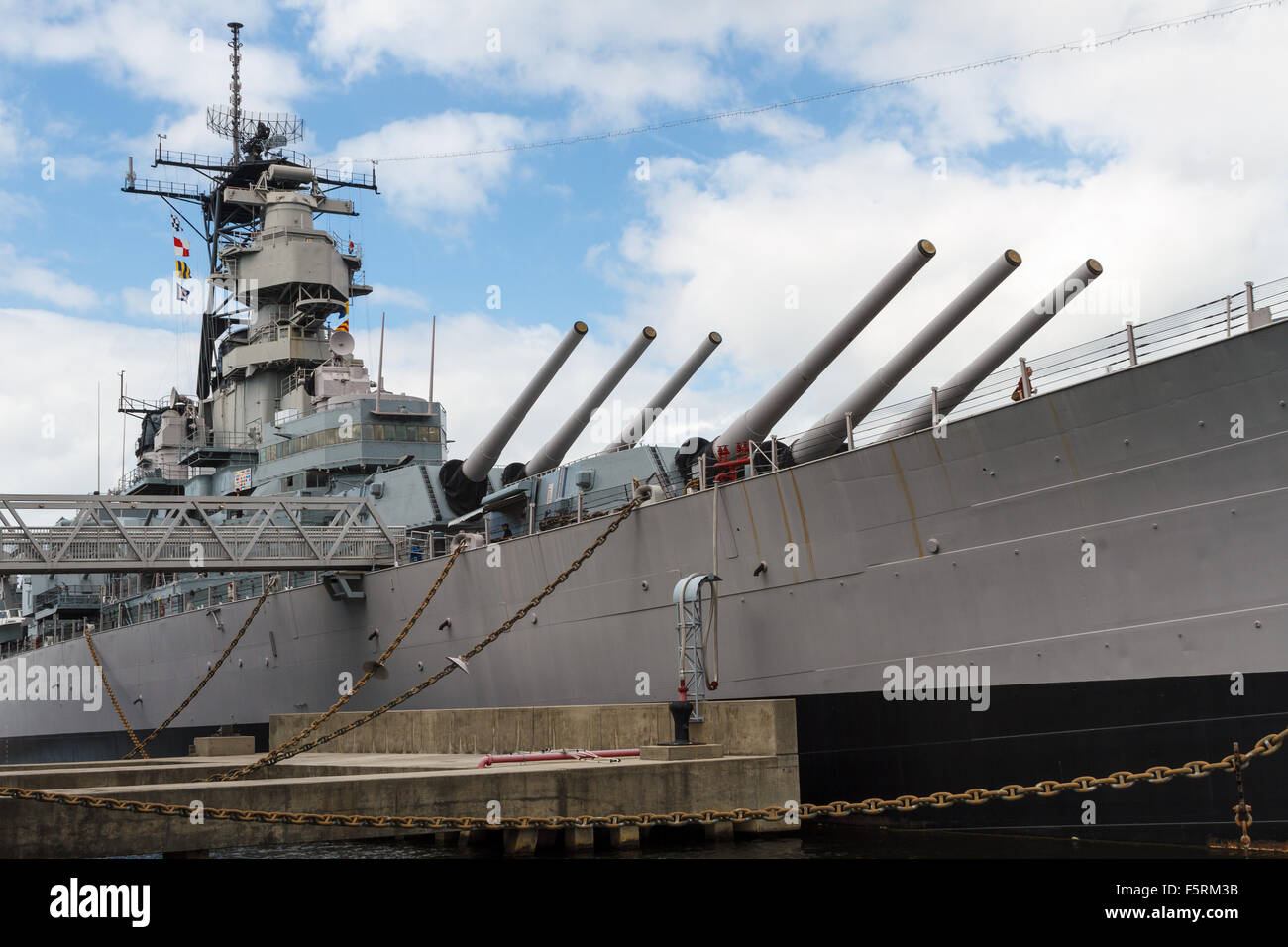 Schlachtschiff Wisconsin (BB-64) im Hafen von Norfolk, Virginia Stockfoto