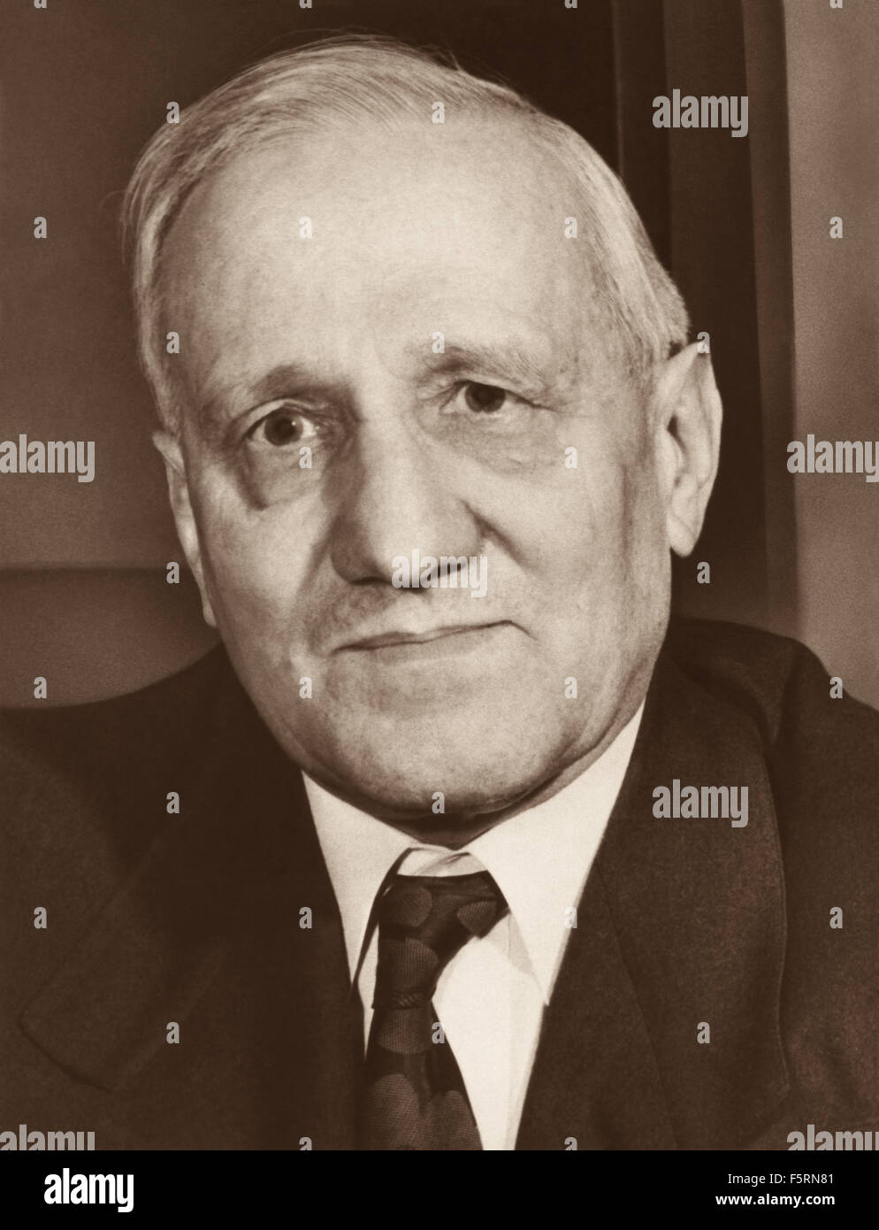 Dr. E. Stanley Jones (1884-1973) war ein US-amerikanischer des 20. Jahrhunderts Methodist christlicher Missionar, der manchmal gilt als der "Billy Graham von Indien." Jones war über das Klassensystem in Indien, seine Missionsarbeit unter der niedrigsten Klasse. Er verbrachte viel Zeit mit Mohandas Gandhi und Nehru-Familie, und in den Monaten vor der 7. Dezember 1941, war er ein ständiger Vertrauter von Roosevelt und japanischen Führer versuchen, Krieg zu vermeiden. Für seine Versöhnungsarbeit in Asien, Afrika, und zwischen den USA und Japan wurde er für den Friedensnobelpreis nominiert. Stockfoto