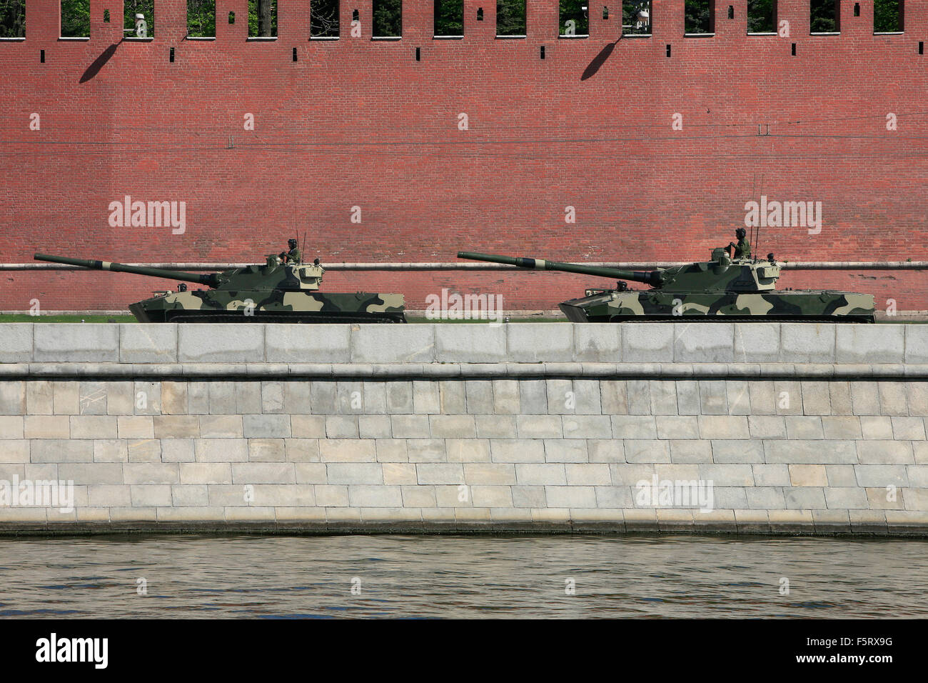 Zwei BMD-4 s amphibische Schützenpanzer während der Siegesparade 2009 Moskau in Moskau, Russland Stockfoto