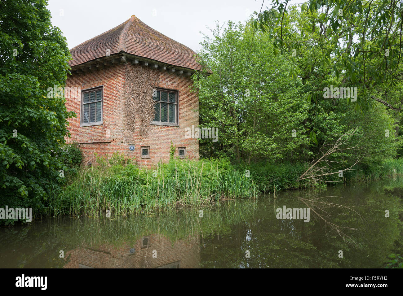 Donnes Haus am Fluss Wey -1 Stockfoto