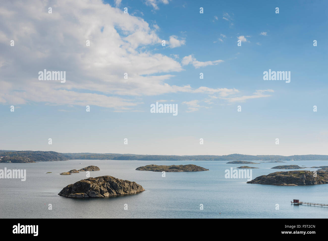 Schweden, Westküste, Bohuslan, Grungsund, Raggardsvik, idyllischen Blick auf Bucht von Wasser Stockfoto