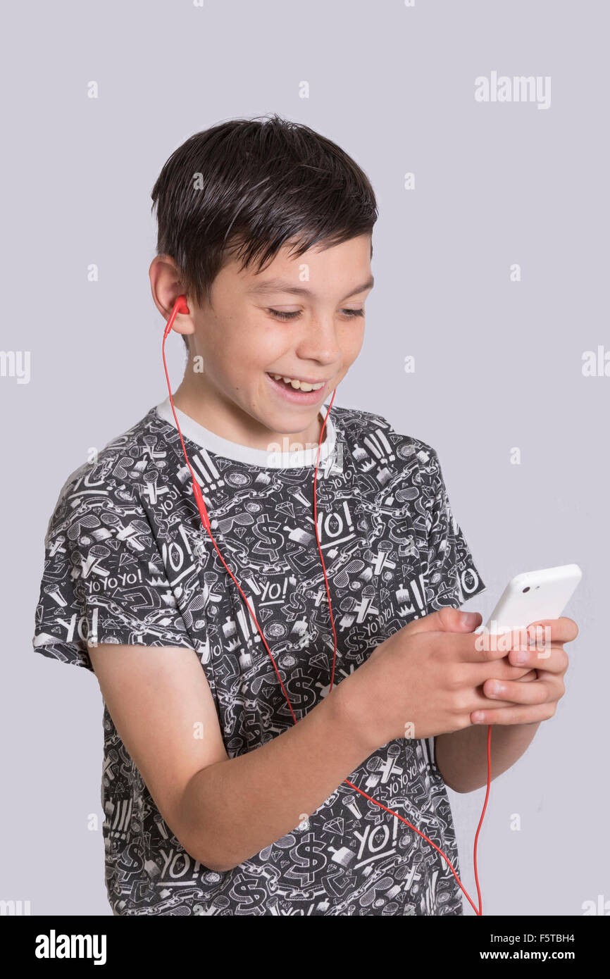 Pre teen boy -Fotos und -Bildmaterial in hoher Auflösung – Alamy