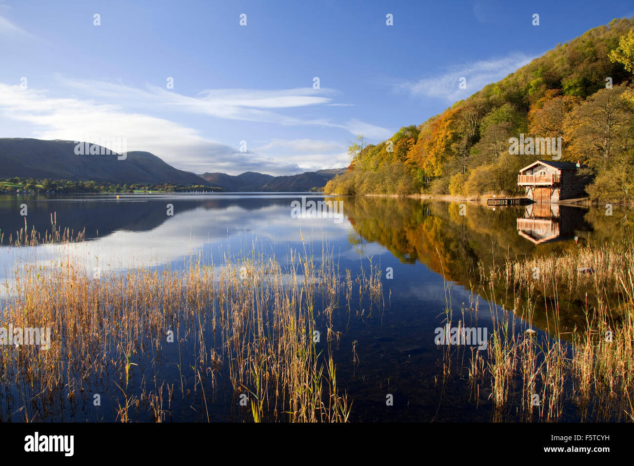 Bootshaus am Ullswater nahe Pooley Bridge Lake District National Park Cumbria UK Stockfoto