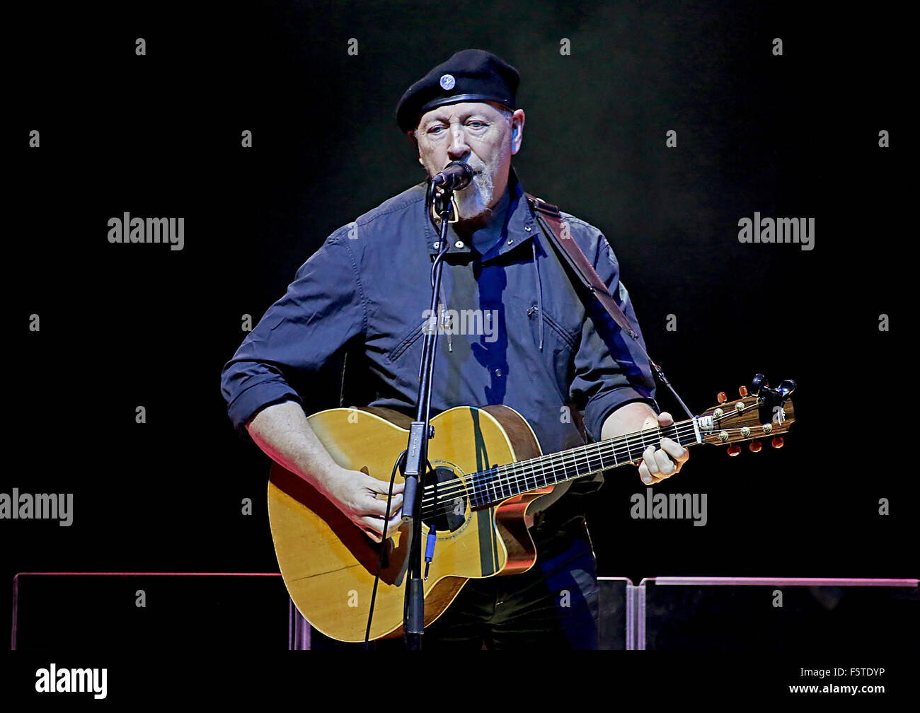 Richard Thompson bei Liverpool Philharmonic Hall mit: Richard Thompson Wo: Liverpool, Vereinigtes Königreich bei: 08 Sep 2015 Stockfoto