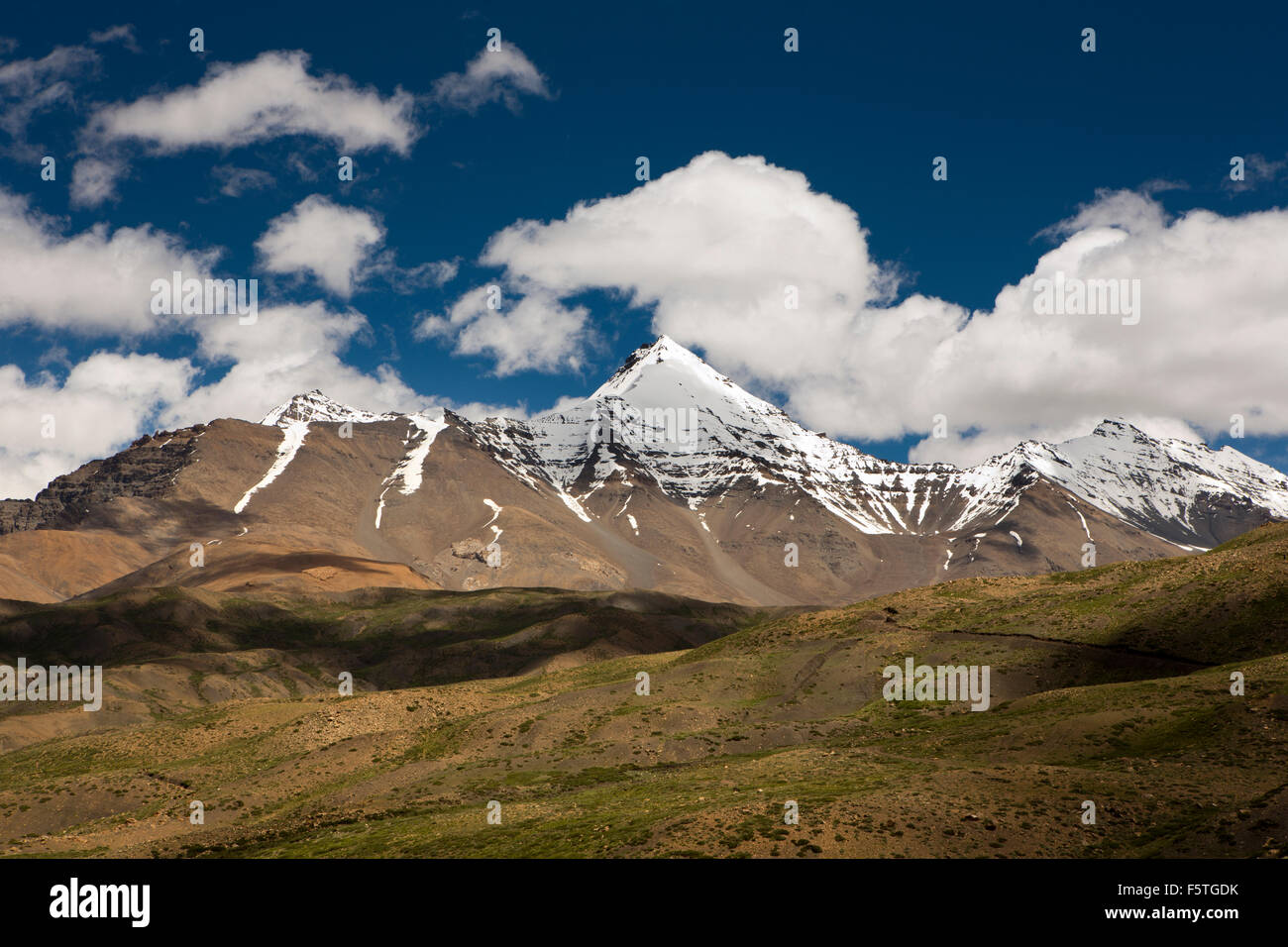 Indien, Himachal Pradesh, Spiti Valley, Langza, schneebedeckten Berge Stockfoto